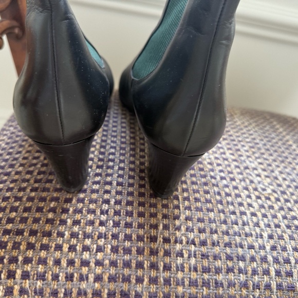 Gucci Pointed Toe Black Leather Short Boots - Picture 10 of 13